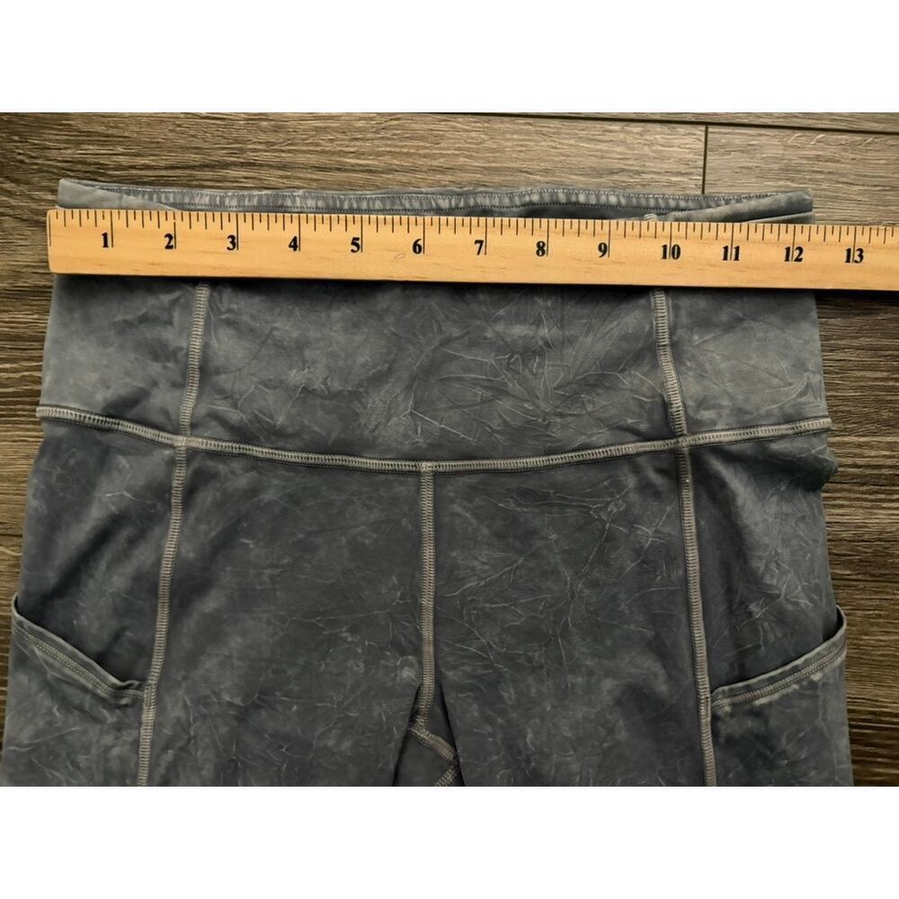 Lululemon Fast and Free biker Shorts *Ice Dye size 6 - Picture 4 of 7